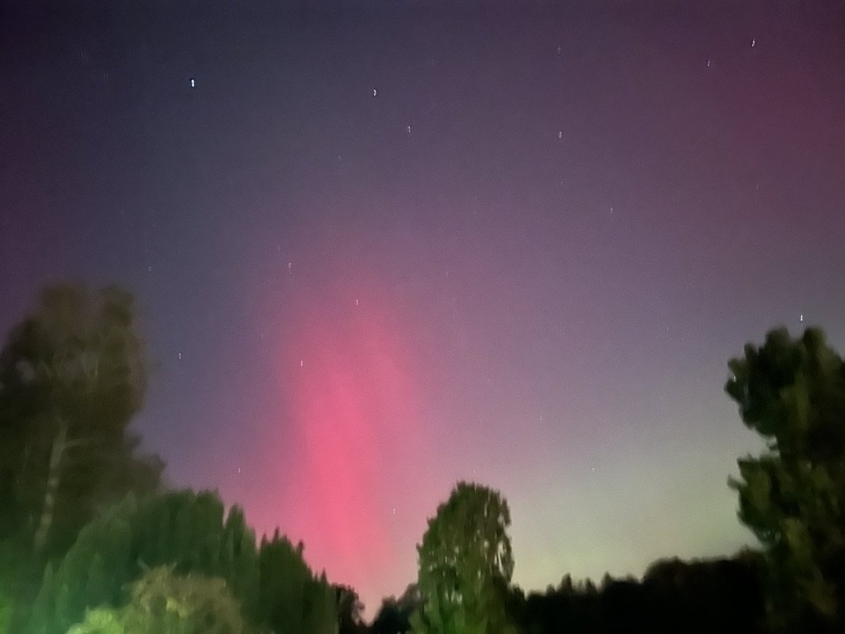 MarksteinerE's tweet photo. @bwhitecambs @aurorawatchuk After choir practice- Magdalene bridge, Clare bridge, from the backs, finally near Newnham https://t.co/hSebnWIJEg