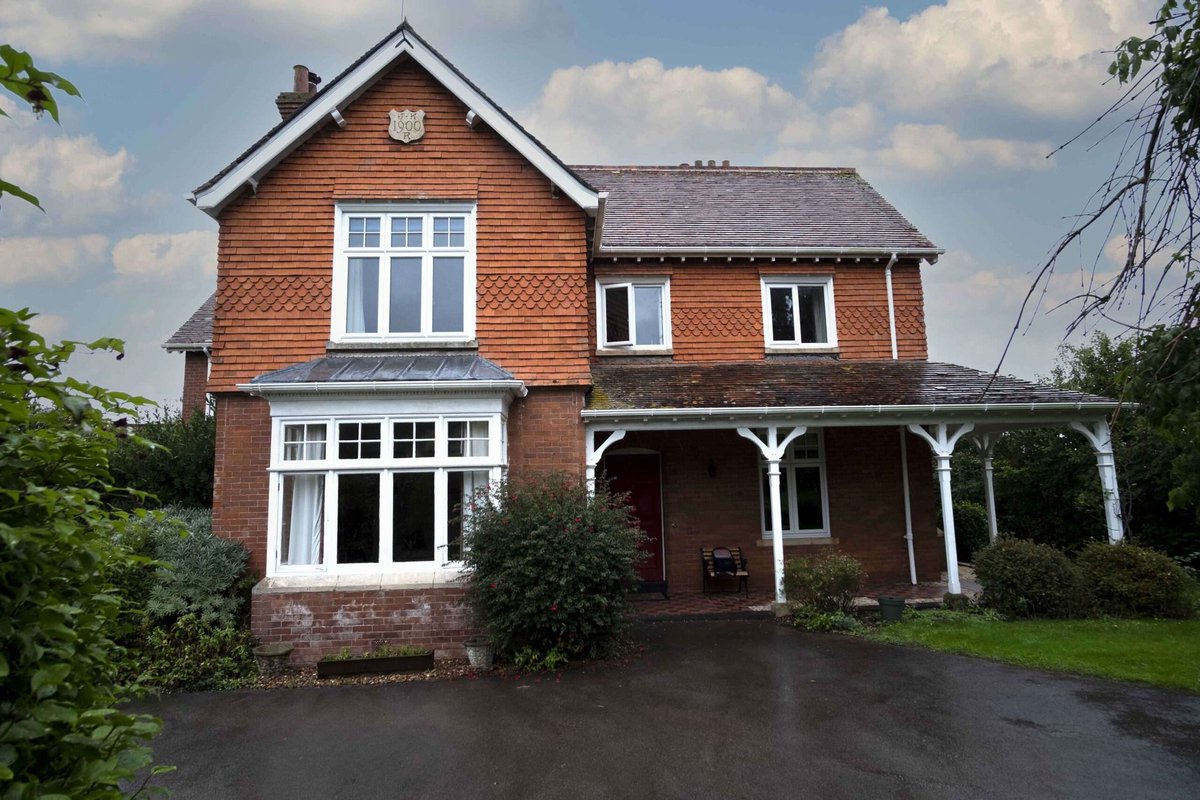 trellows's tweet photo. Character 5 Bed detached home with annexe in Minehead for sale.

All enquiries:
sales@trellows.com https://t.co/uBzCphHYSV