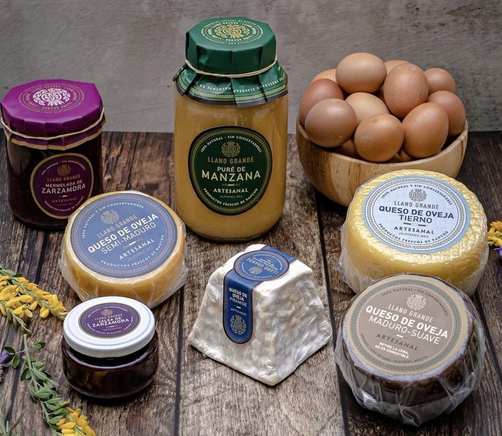 ¡Pura calidad! 🤌🏽✨

Del rancho a tu mesa 🧀🥚🫐🍏

Haz tu pedido vía mensaje.