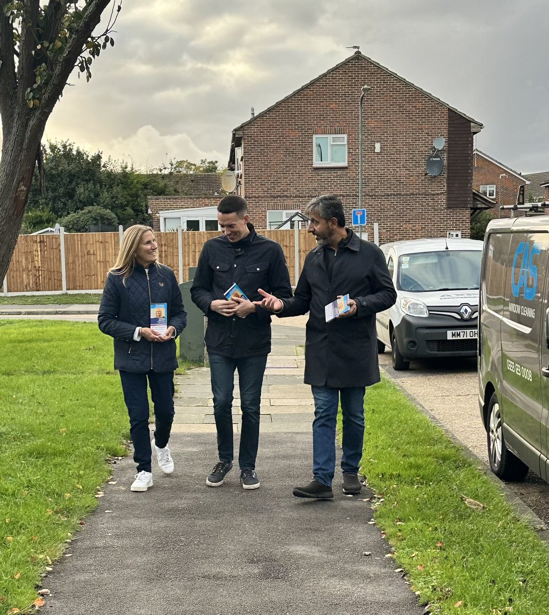 A great afternoon out today with fellow councillors and activists supporting Bexley Conservatives in Belvedere. Vote Bishop on 17th October, this is about your LOCAL voice - <a href="/bexleynews/">🇬🇧Making Bexley Even Better🇬🇧</a> <a href="/BelvedereBrooks/">Mark Brooks</a> #belvedere <a href="/EBTheDeres/">Erith & Belvedere FC</a> <a href="/Conservatives/">Conservatives</a> <a href="/KemiBadenoch/">Kemi Badenoch</a> <a href="/RobertJenrick/">Robert Jenrick</a>