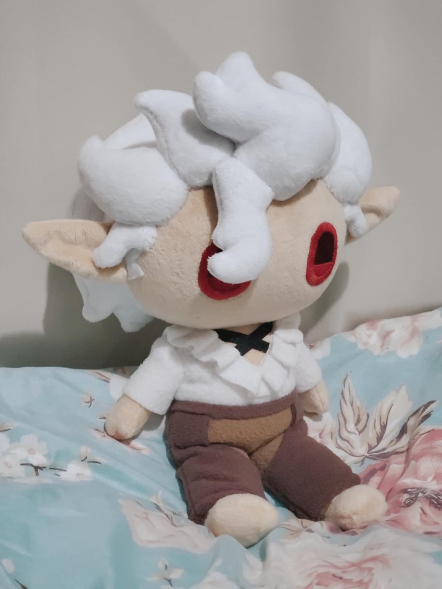Ppandaplushies's tweet photo. Latest Astarion plushie! He's on his way to Georgia, USA <3 

#Astarion #Baldursgate3 #Astarionbg3 #bg3 #Baldursgate #BaldursgateAstarion #plushie https://t.co/w7Pk7xmRKP