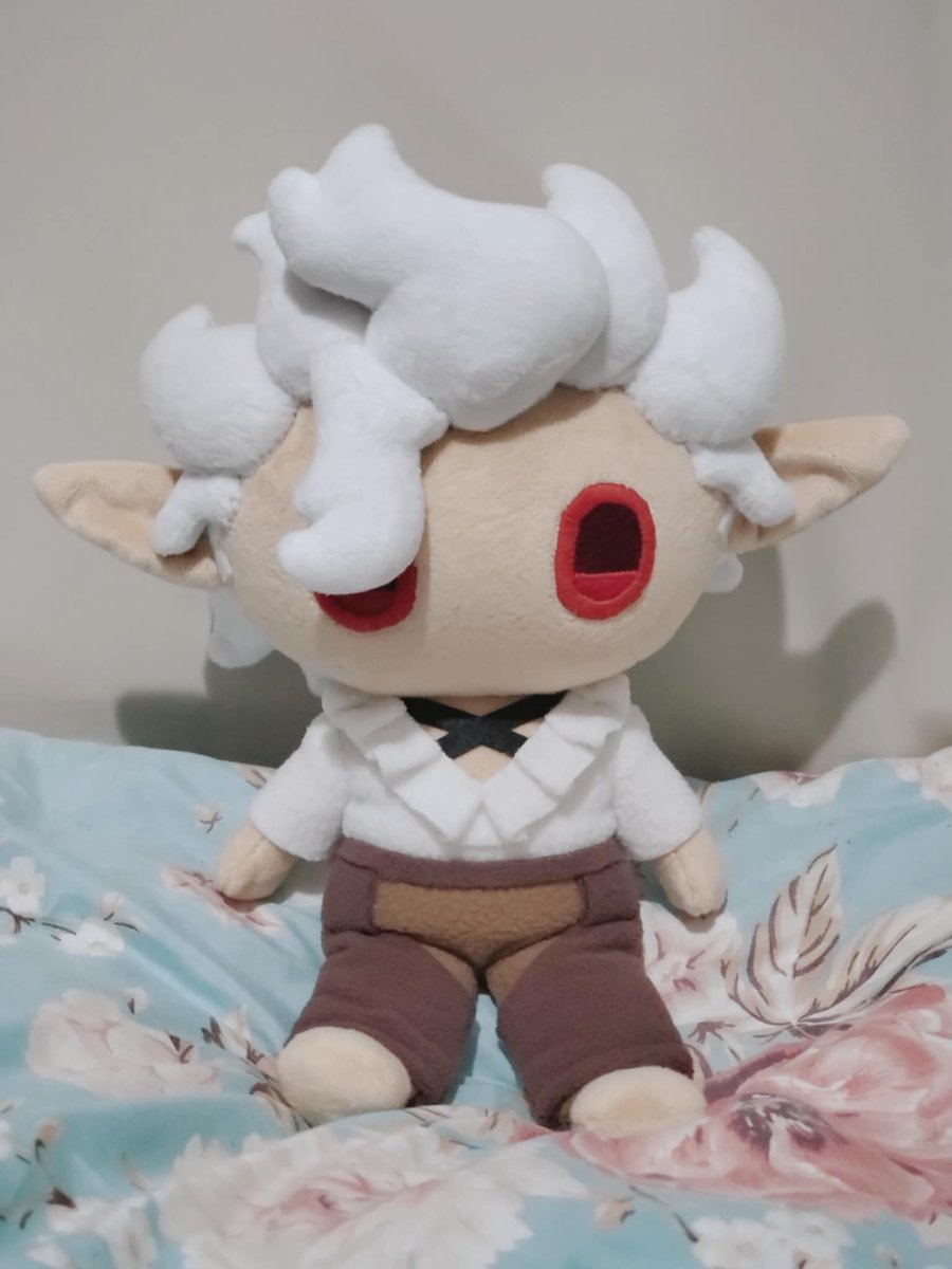 Ppandaplushies's tweet photo. Latest Astarion plushie! He's on his way to Georgia, USA <3 

#Astarion #Baldursgate3 #Astarionbg3 #bg3 #Baldursgate #BaldursgateAstarion #plushie https://t.co/w7Pk7xmRKP
