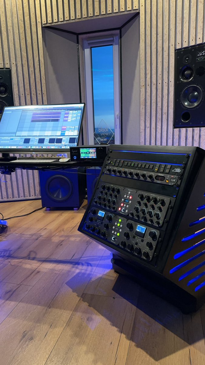 blackviewstudio's tweet image. 🚧Recently I tested some interesting equipment from: wesaudio 👌 I will try to write more about my feelings few days.🎛️

a few photos📸
#mixandmastering 
#blackviewstudio