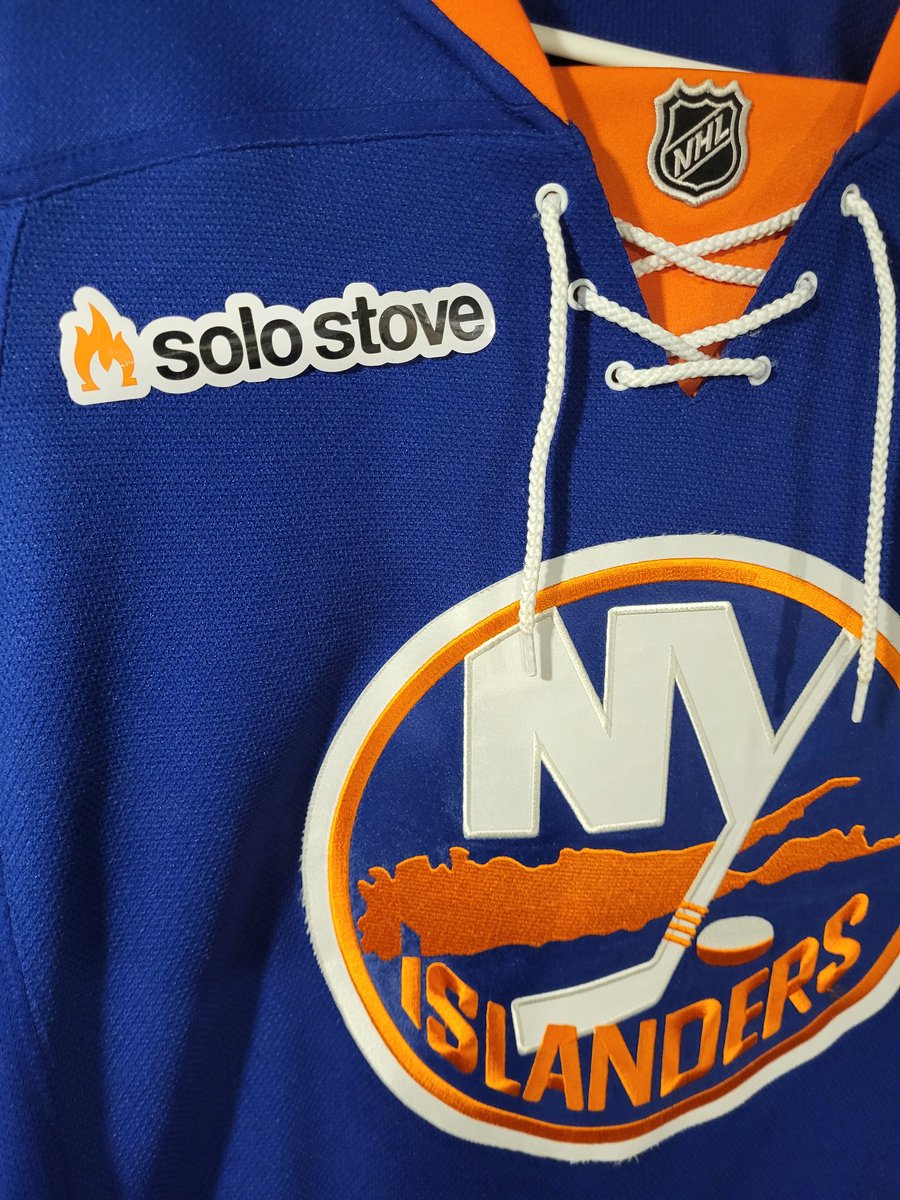 1973MayneStreet's tweet photo. #Isles ready for the 🔥 on 🧊 season to begin https://t.co/7MYkn92KB5