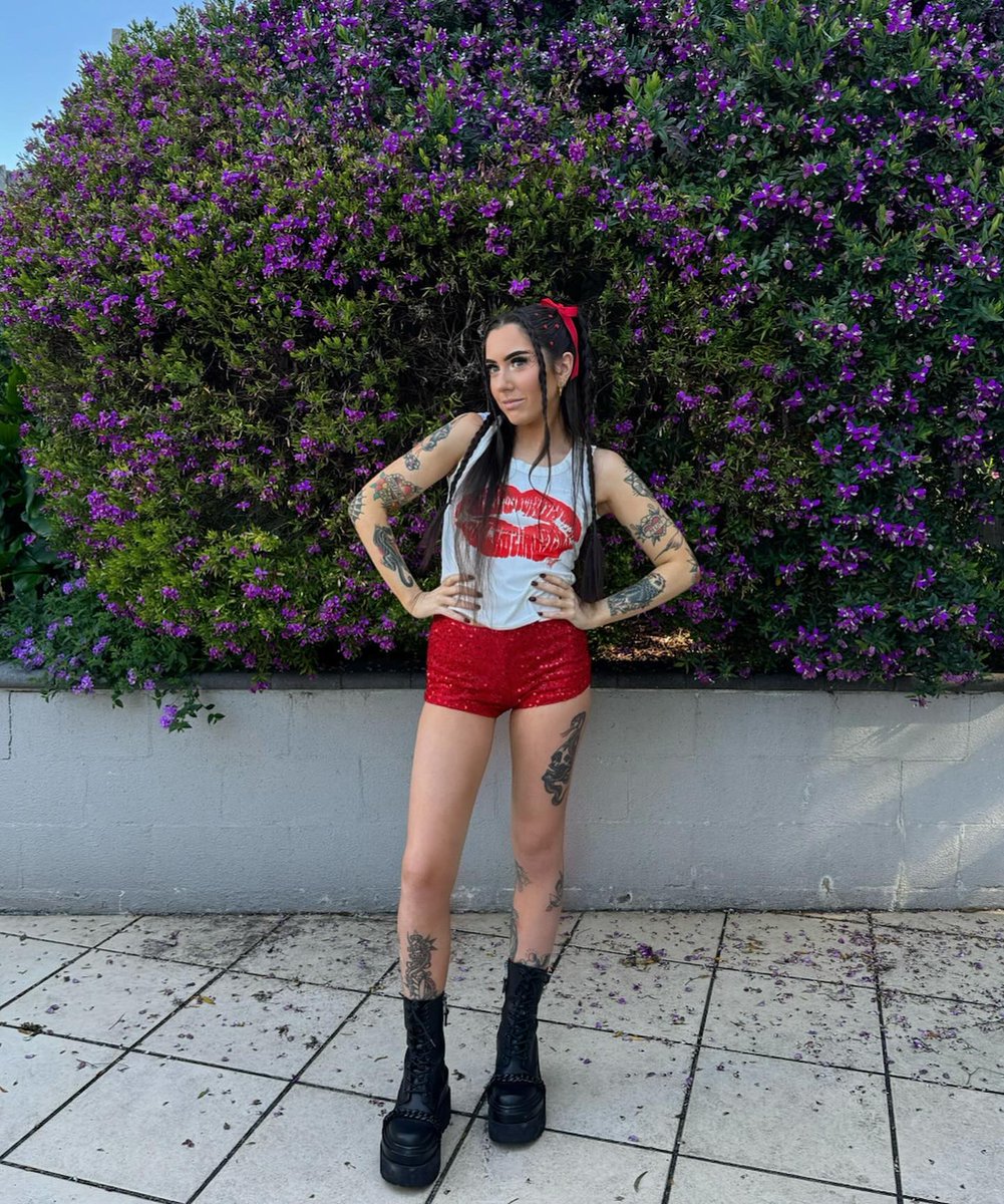 bratbones tweet media