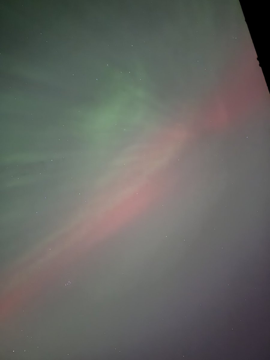 Turn your exposure to 10 seconds and your camera just pulls all the colours out that aren’t as vivid to the naked eye 😍 (Lancashire, UK) #aurora #AuroraBorealis #northernlights