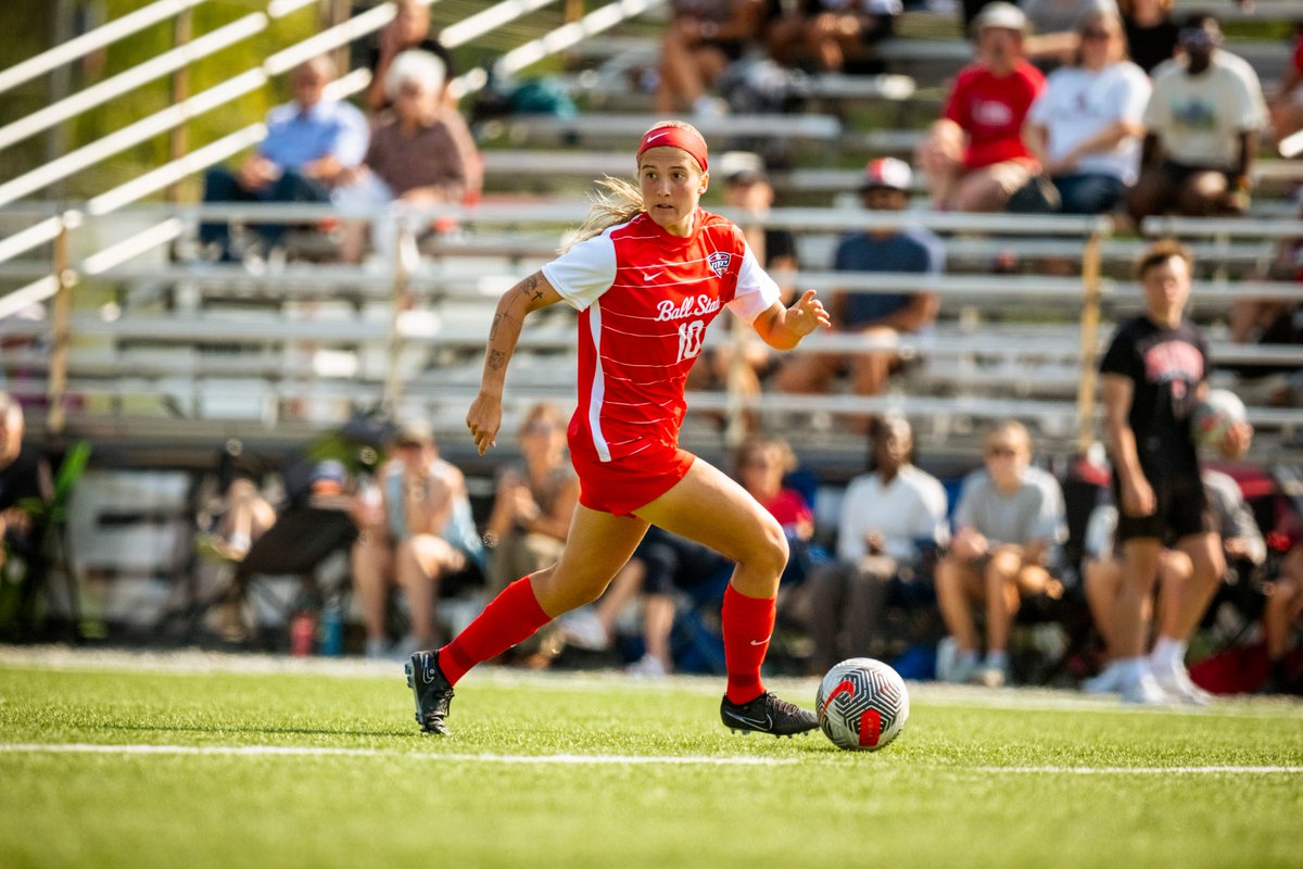 Addie scores with the left foot in the 18th minute to start the scoring!

#ChirpChirp