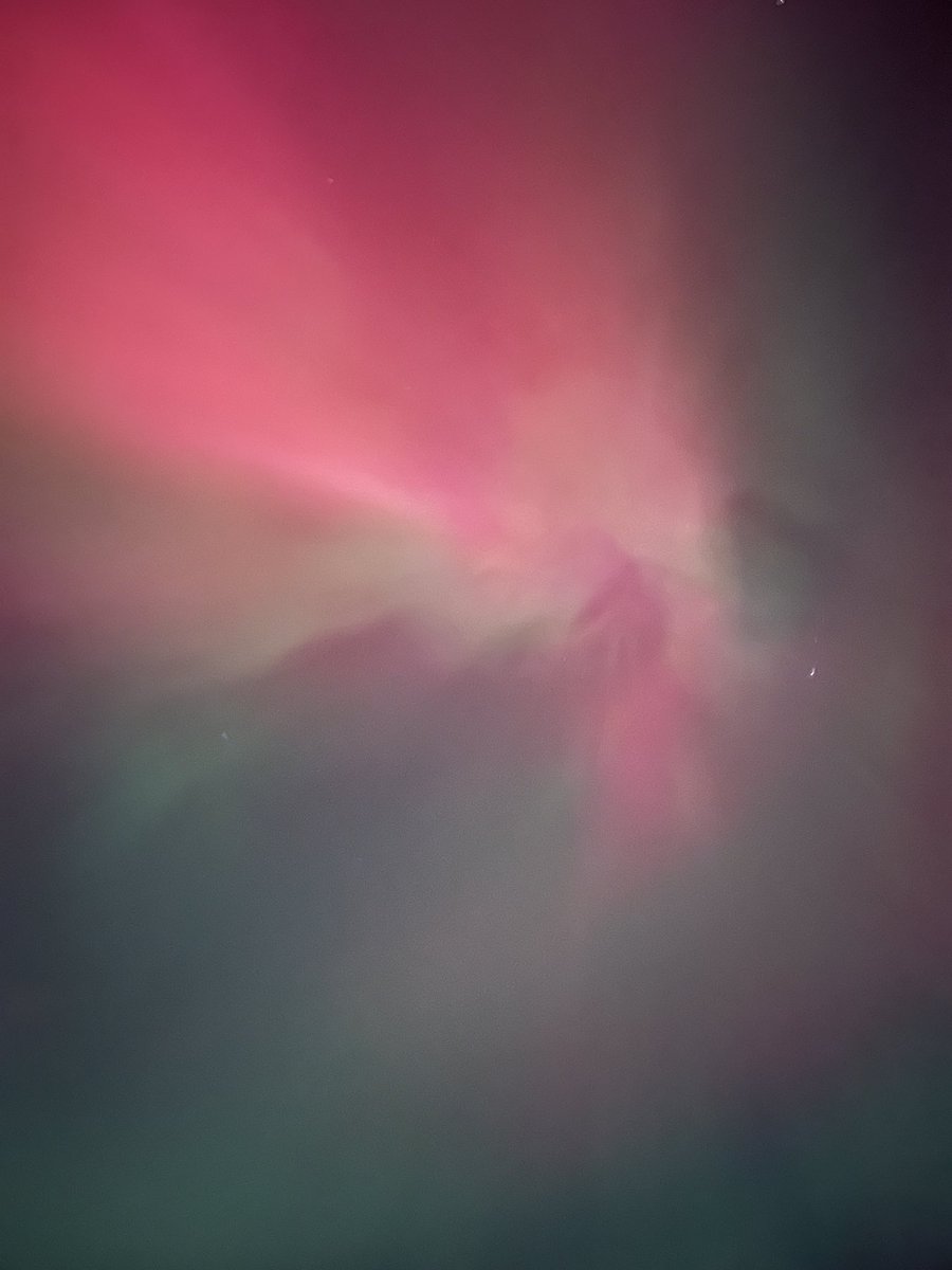 Ben Cohen (@bencohentc) on Twitter photo Overhead southern NH!!! Overhead southern NH!!!