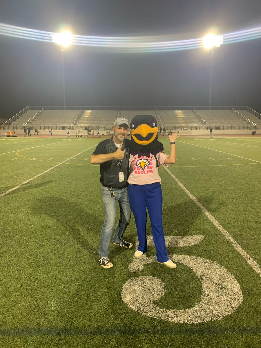 Sturdevant_CRMS's tweet photo. This week’s annual Elem/MS game night is such a win-win for our community! Love seeing us all coming together as all #FutureVipers🖤🐍🩶 and while @steve_principal got the higher % and Falcon photo win, our PTA won big with most members & huge fundraising for Eagles too! 💙🦅💛 https://t.co/4wxhDvctLP