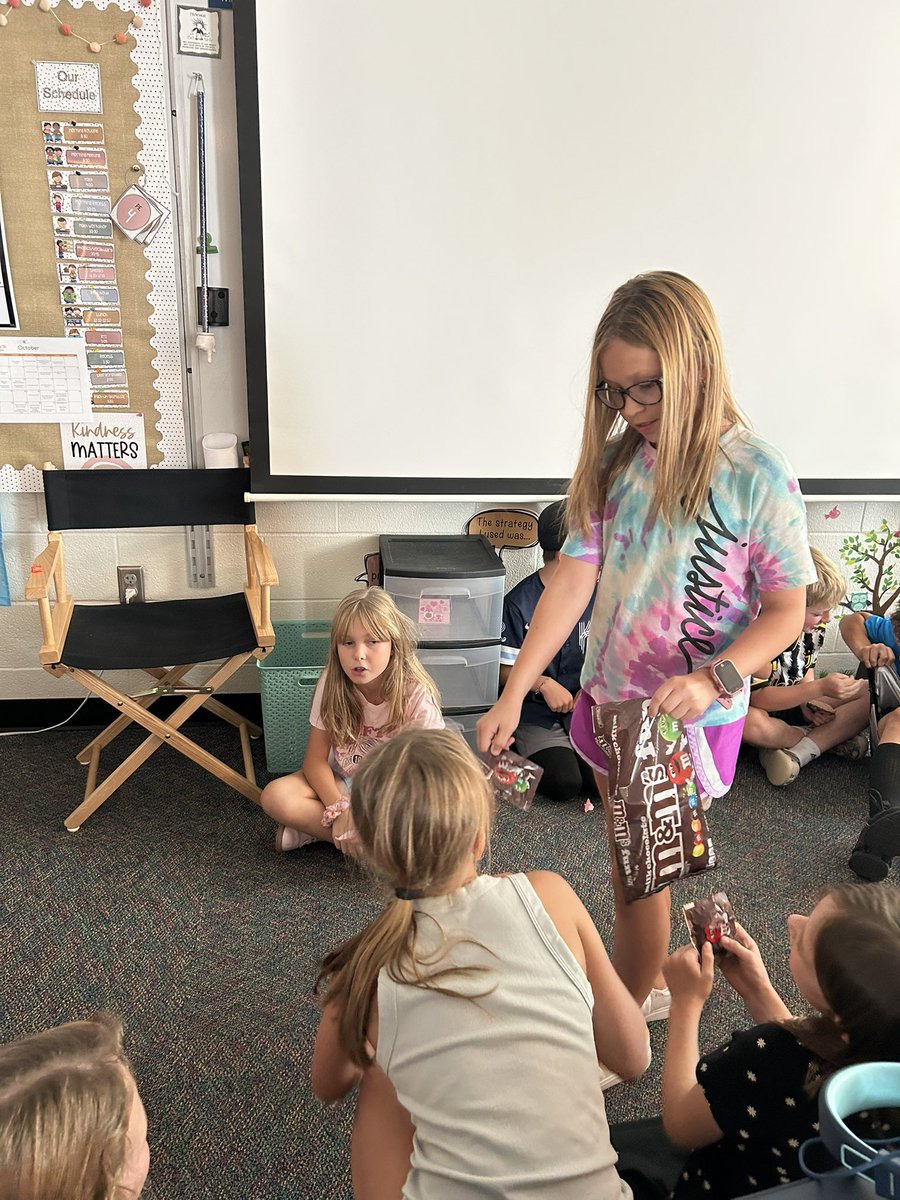 The best candy is….sharing opinion writing pieces &amp; candy with the class. So fun! <a href="/ShoalCreekStars/">ShoalCreek</a> #starssc