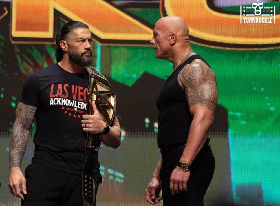 RomanMoxFan2010's tweet photo. #RomanvsRock 🩸☝🏾 https://t.co/OsD3vFJRHg