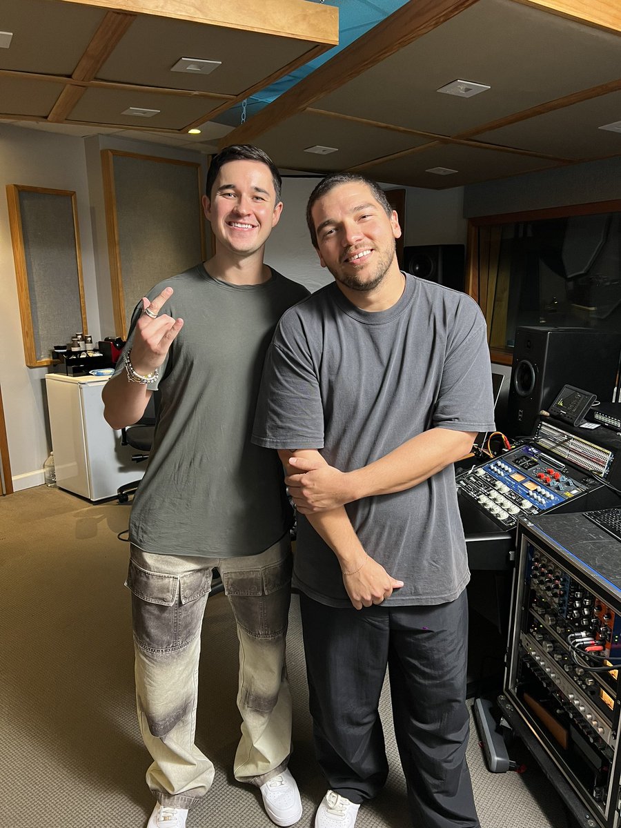 DJ_KA5's tweet photo. recently worked on this @johnsummit track breakdown for “Go Back” with my @beatport fam. Check out liiiink &amp; enjoy ! 

https://t.co/699KFL4MPJ https://t.co/9vlpKceV1j