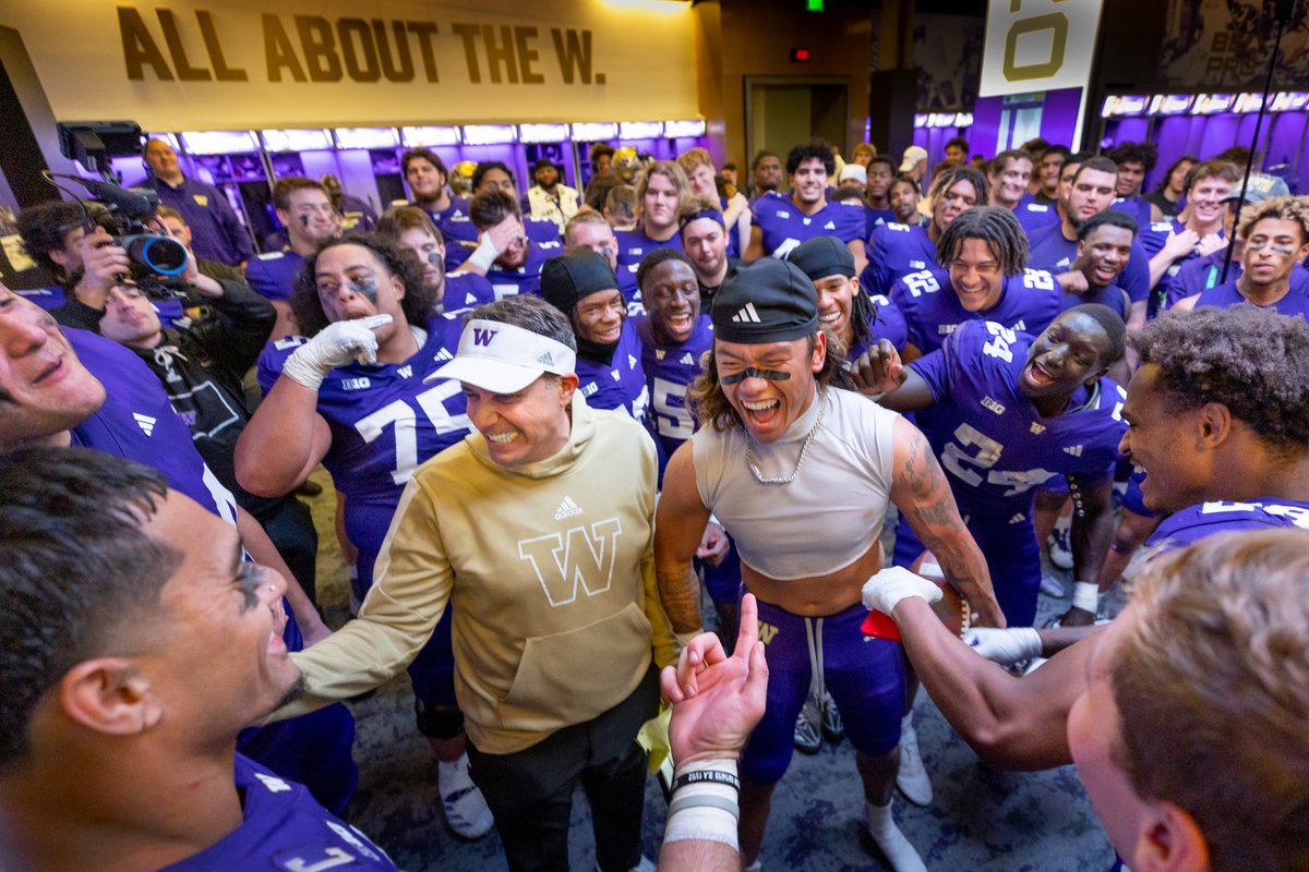 University of Washington defensive back &amp; 6th year senior Kamren Fabiculanan #13 had himself a night in the 27-17 win vs Michigan! <a href="/UW_Football/">Washington Football</a> <a href="/UWAthletics/">Washington Athletics</a> <a href="/kamfab13/">Kam†</a> <a href="/bigten/">Big Ten Conference</a> <a href="/BigTenNetwork/">Big Ten Network</a> <a href="/BigTenPlus/">B1G+</a> <a href="/adidasfootball/">adidas Football</a>