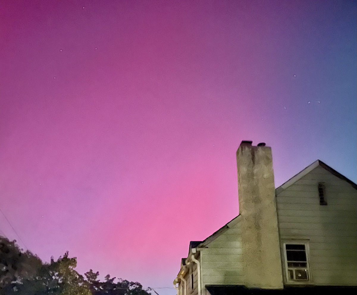The Aurora Borealis over Glenside, PA! #AuroraBorealis