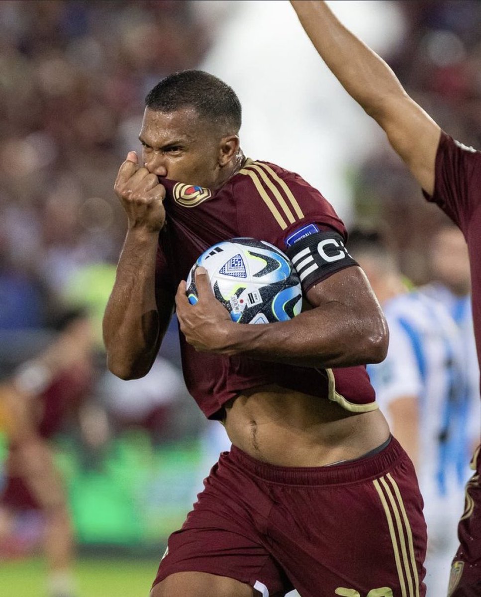🇻🇪⚽️🇦🇷 | Venezuela logra empatar 1-1 ante Argentina de local con gol de Salomon Rondon y mantiene la chance de obtener un cupo para el mundial del 2026.