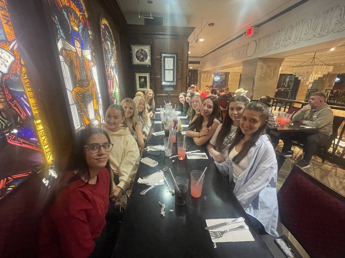 Dinner tonight at Hard Rock Cafe in DC. <a href="/OLHSCumbernauld/">OLHS Cumbernauld</a>