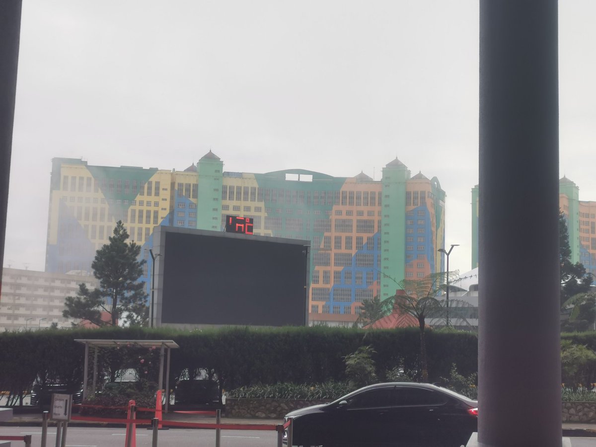 早安。起床喝咖啡