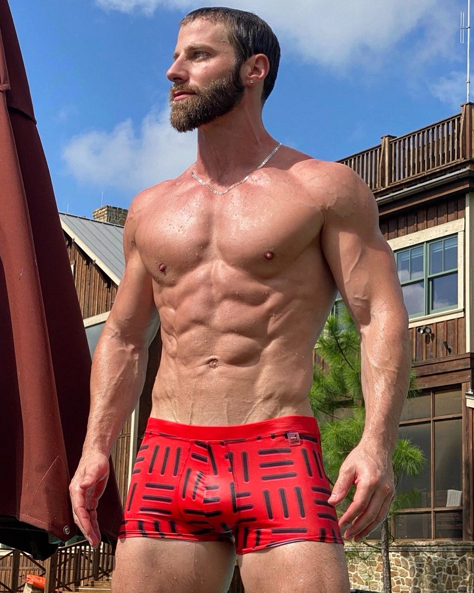 TimMcComsey's tweet photo. Chillin out in the middle of nowhere ✅ in a ranch in TEXAS 

Where’s your favorite place to chill out👀👀

#tbt #throwback #throwbackthursday #pic #swim #pool #poolside #chillin #speedo #swimtrunk #ranch #abs #fit #fitness #motivation #texasranch https://t.co/8Y3wbZ4fHF