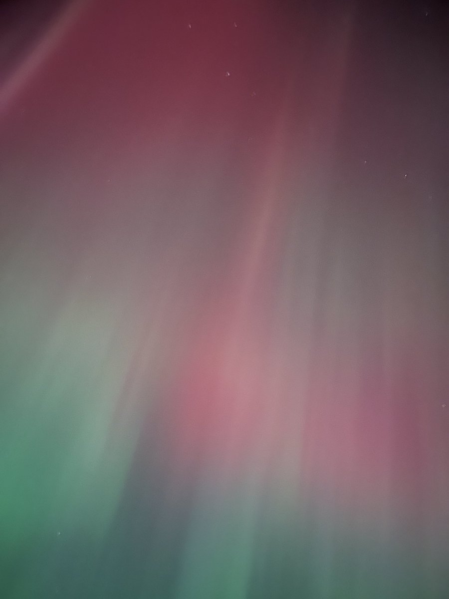 TomMaher8's tweet photo. Northern lights tonight around Templetuohy https://t.co/1XiljKpctY