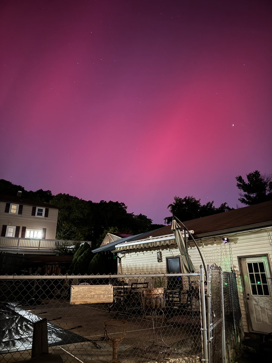 Northern lights over Waltham! Very cooooool!!!