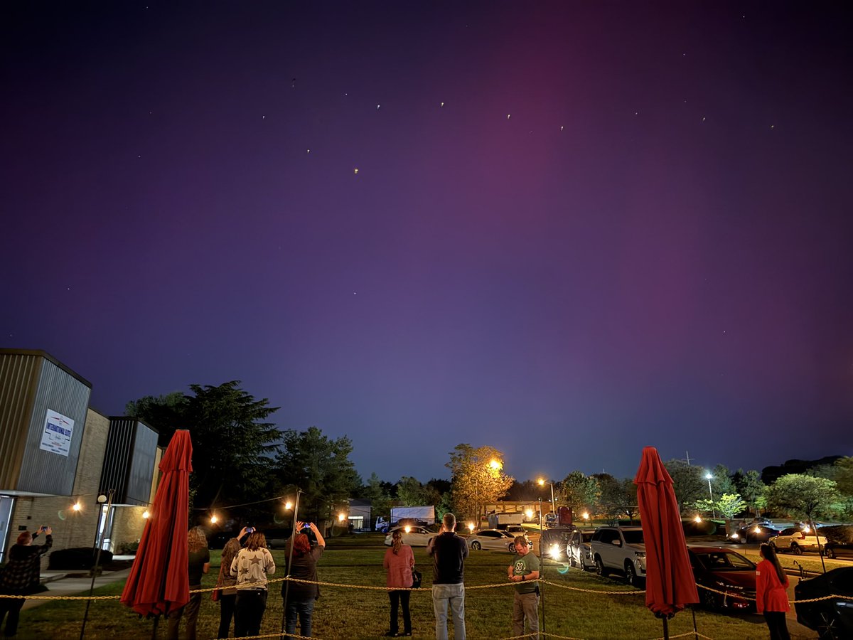 resqgal's tweet photo. @capitalweather Thank you!  Beautiful Aurora Borealis from Crofton. https://t.co/rCjsbVnWn1