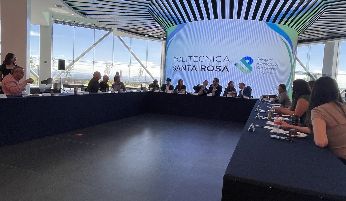 👩🏻‍🎓 Consorcios de #Universidades de #Querétaro y #Canadá, ofrecerán a sus estudiantes estancias, capacitación y becas.
Conoce todos los detalles aquí:👇🏻 
wp.me/p9WcPa-cIg