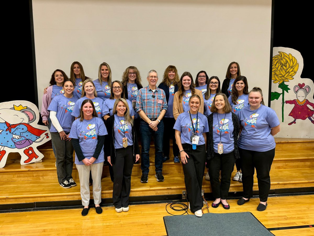 TrinityEastElem's tweet photo. Award winning author, Kevin Henkes, came to present today! Our THS FOR Club joined in the fun and read some of his wonderful books to our students as well. Special thanks to @Shaw3ELA for putting this together for our students! @TrinityAreaSD @TRINITY_MLUCAS https://t.co/w2NadnQ3vv