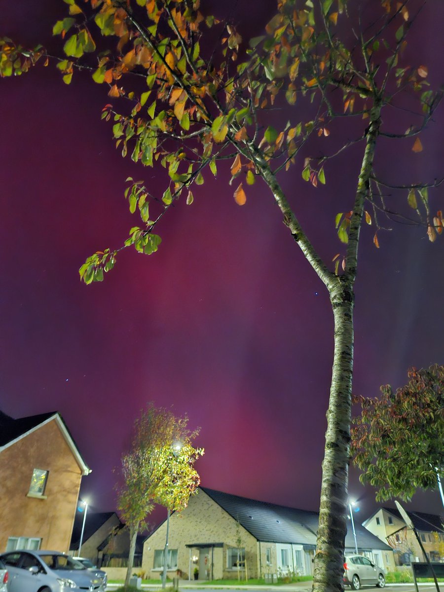 Ob1ConOly's tweet photo. Aurora still in full flow in North County Dublin @LoveFingalDub @LuskUtd @PhotosOfDublin https://t.co/pC633BWdUN