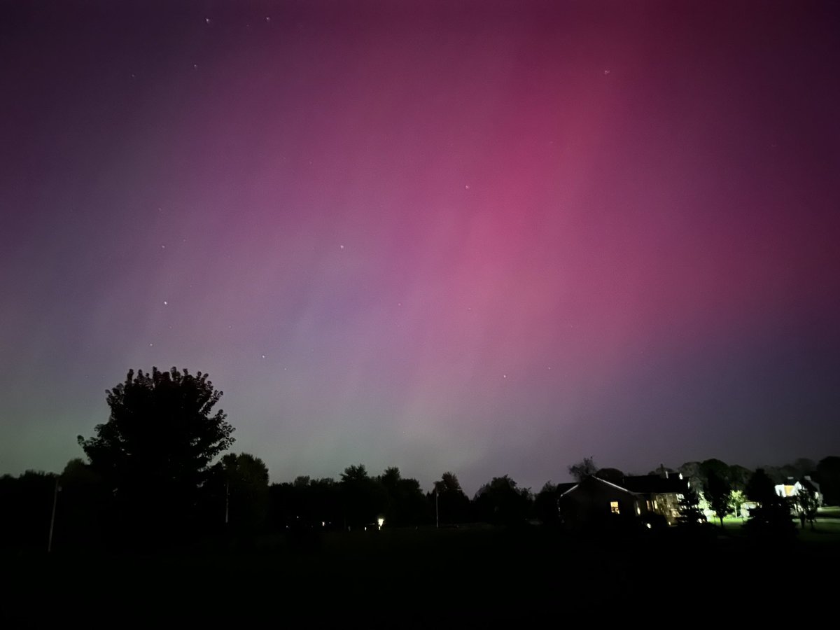 <a href="/WeatherNation/">WeatherNation</a> <a href="/JenStanonis/">Jennifer Stanonis</a> <a href="/AaronCh7Weather/">Aaron Mentkowski</a> incredible show right now in WNY this is from Royalton NY!!