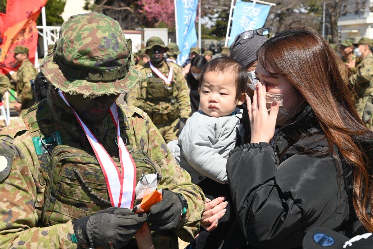 自衛隊 福岡病院 病院長 チャレンジ おはようございます☀️ 今日は #家族写真 の日🖼️ 苦しい時、辛い