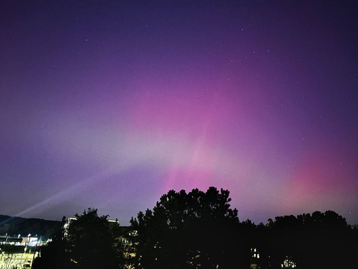 It’s beautiful 🤩!!! 
#northernlights #aurora #NC