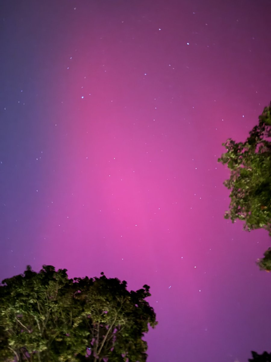 DocTchocky's tweet image. Is anyone else catching these crazy lights in the NY area tonight!?