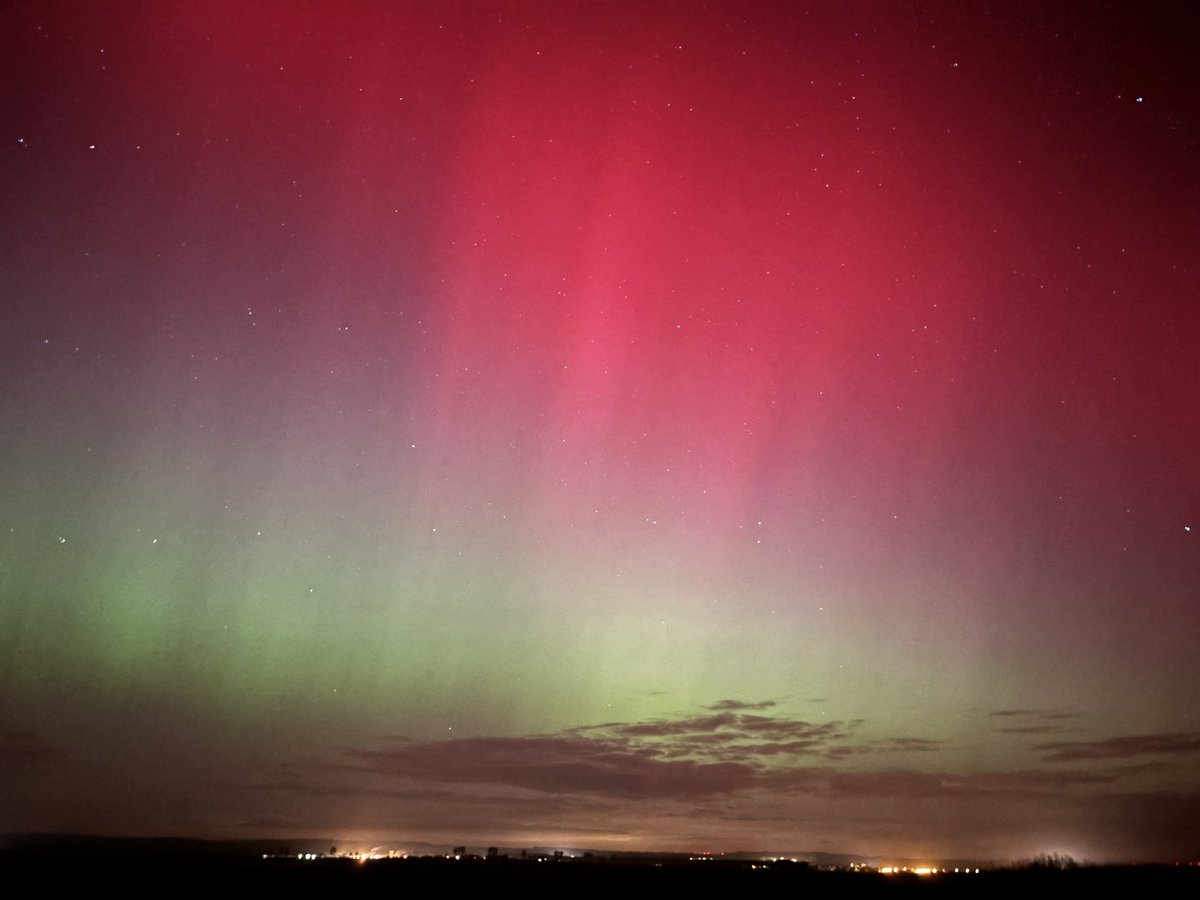 valentinwarnet's tweet photo. #northernlights 🤩 #France # Sunstorm #Auroraborealis https://t.co/fPILPAfvrg
