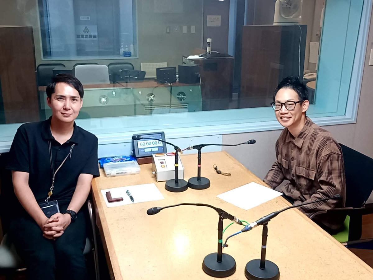 chodo_obc's tweet image. スペシャルコーナー「#ゲストでござる」
本日はサンケイスポーツ文化報道部記者・渡辺洋次さん（ @yoji_watanabee）にお越しいただきました！

吉本新喜劇とサンケイスポーツの初コラボ公演「サンスポ×吉本新喜劇～記者が新喜劇の台本を書いてみた～」についてお聞きしました！
11月3日夜公演です！