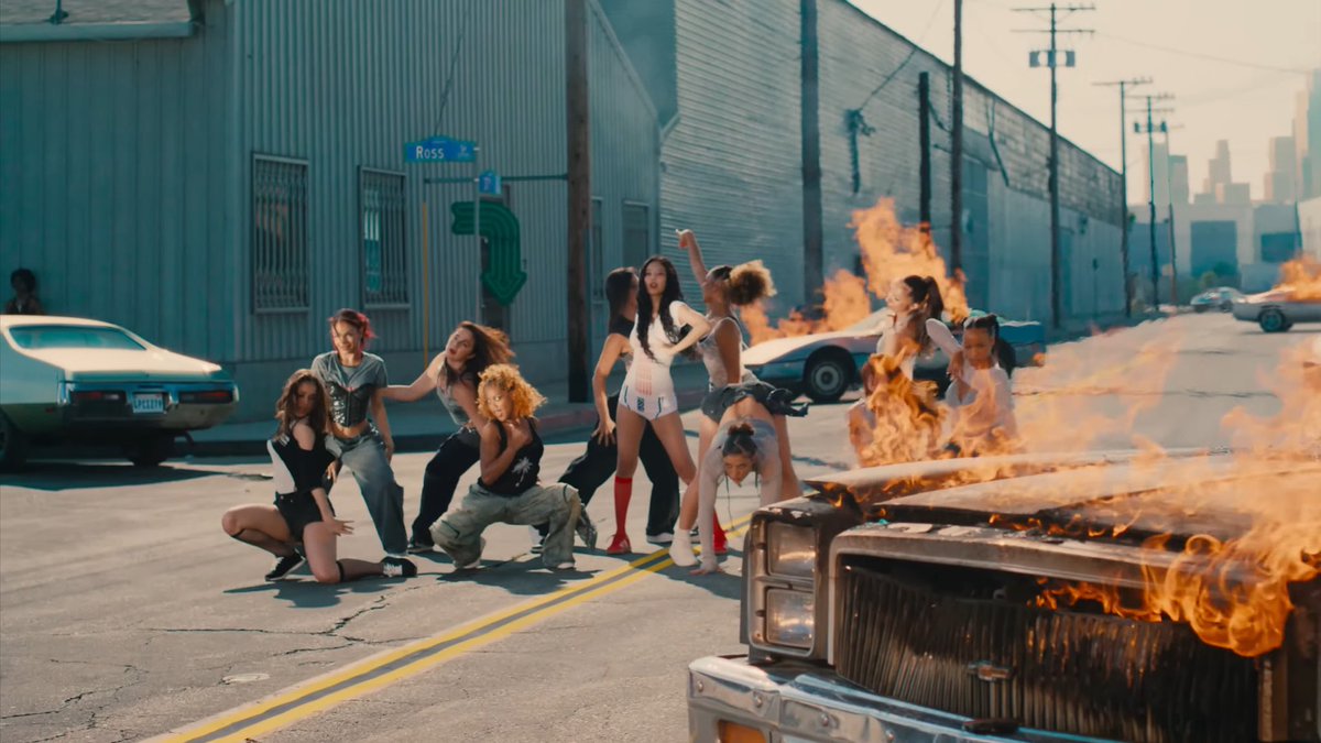 PopBase's tweet photo. JENNIE has released the music video for ‘Mantra.’ 

Watch: https://t.co/WNbLP61jqU https://t.co/FSFbdkKhKa