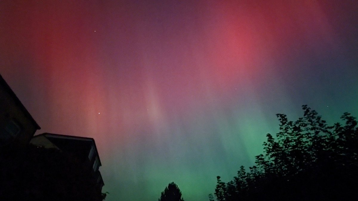 Sheffield after midnight #northenlights #Auroraborealis #sheffield