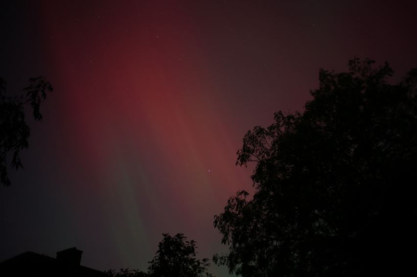 AliC132's tweet photo. Really intensified, colours and banding really clear #northernlights #aurora #Auroraborealis @ProfBrianCox @chrislintott @BBCStargazing https://t.co/8FYy6E5Bla