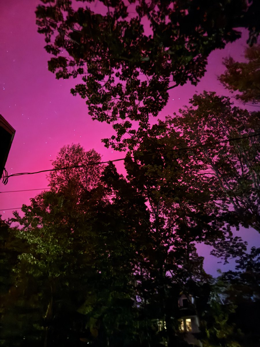 Y’all the #Auroraborealis is going to happen in the US! Look at this sky! #nofilter