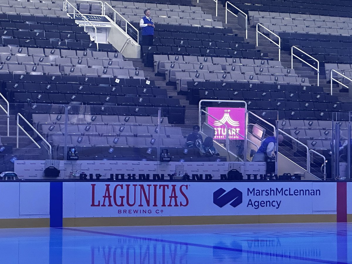 The Sharks staff wrote out “RIP Johnny and Matthew” in pucks before warmups 🥹

(📸 @NIC0STURM)
