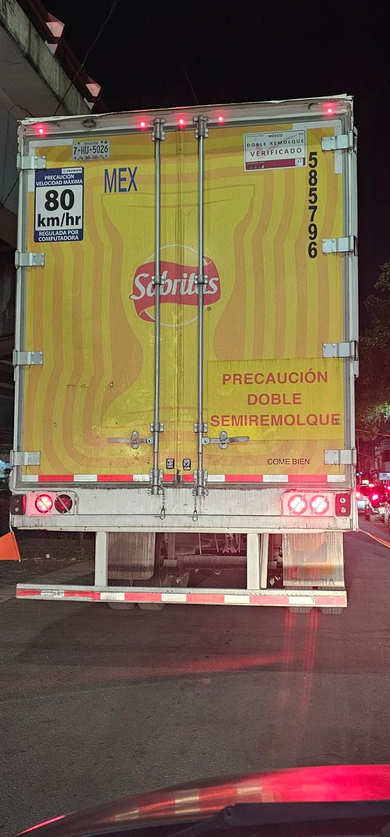 ALTOIMPACTO1's tweet image. Para nuestros amigos de @Sabritas_mex reportar esta unidad que este jueves 10 de oct a eso de las 8:50pm conducia a #exceso de #velocidad x la av. Gustavo Baz #Naucalpan y cerrándose a los autos. agradecemos se reporten a esta cuenta y saber q medidas tomaron