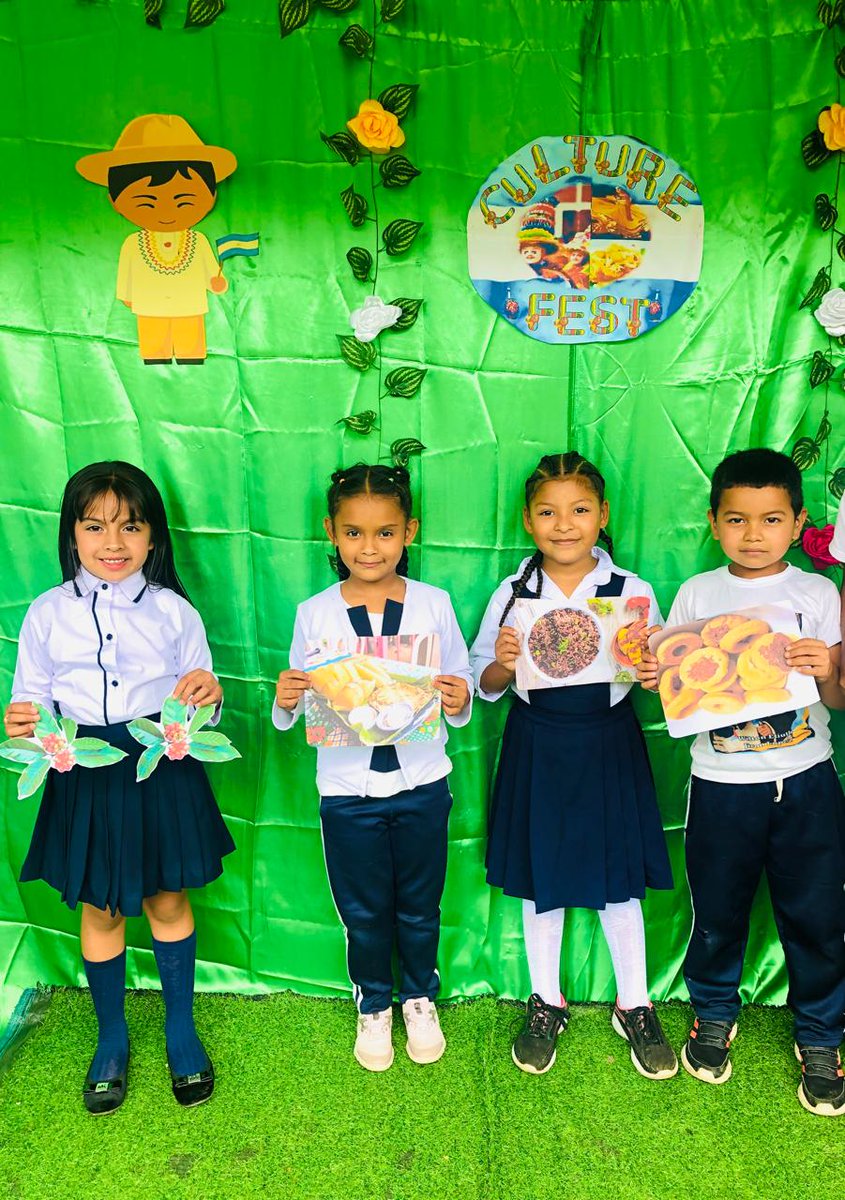 MinedSjrc's tweet photo. 🥳💃Festival de cultura  "Culture-Fest" con la participación de estudiantes de primero a sexto de Educación Primaria Regular y Multigrado, a través de actividades innovadoras proyectando sus habilidades lingüísticas en el idioma inglés.👨‍👩‍👦‍👦🕺 https://t.co/gJNxP9IRMa