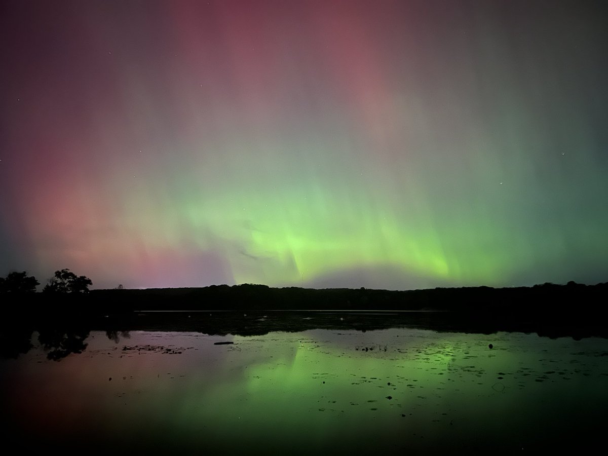 Such a treat to see the Northern Lights from Cootes Paradise here in #HamOnt tonight!