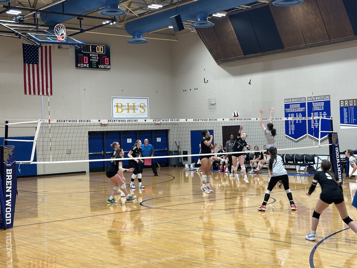 Brentwood vs. Houston in the final match of pool play. BMS advances to the semifinals as the #1 seed from the pool with a win.