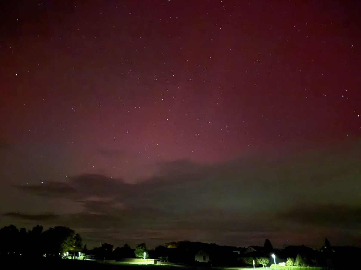HenningWager's tweet photo. #Polarlicht #aurora #Bayern https://t.co/OwICGFKwyy
