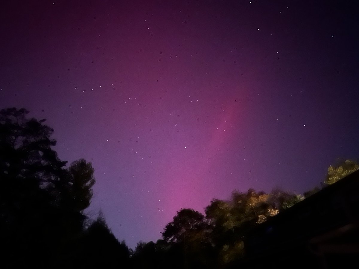 On and off reds so far this evening in Black Mountain. Hoping for a big substorm in the coming hours!
