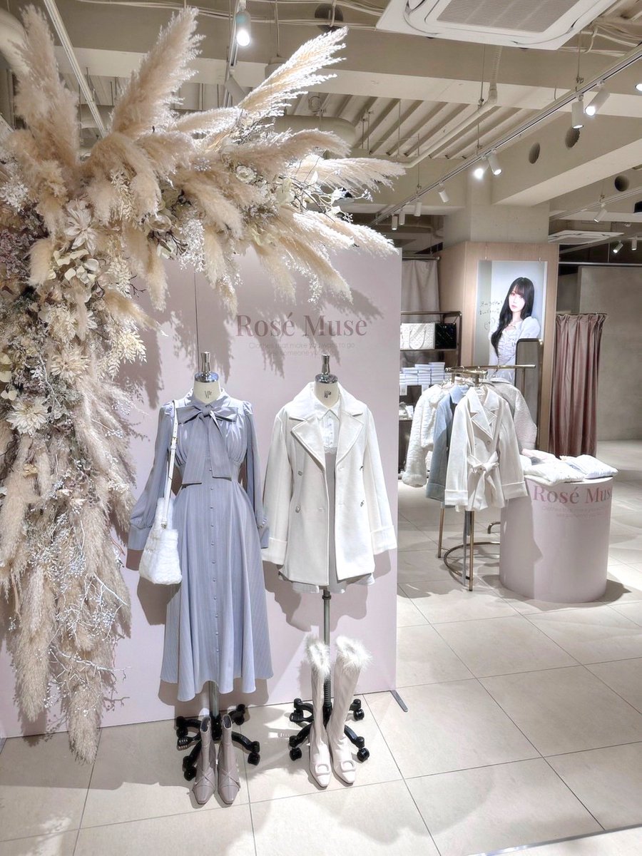 Rosé Museポップアップストア🐈🤍 本日からオープンです🎂✨ 店内も