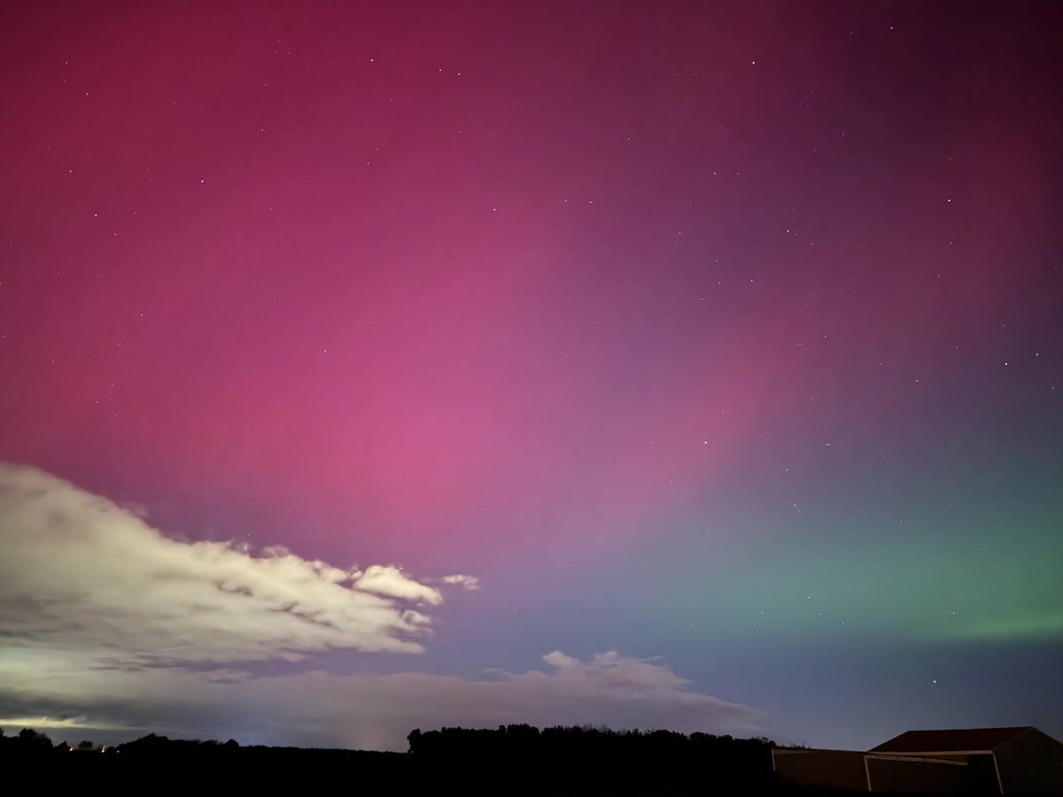 Kensy Rodriguez (@kensydr) on Twitter photo Northern Lights, Geneva, NY 📍 Northern Lights, Geneva, NY 📍