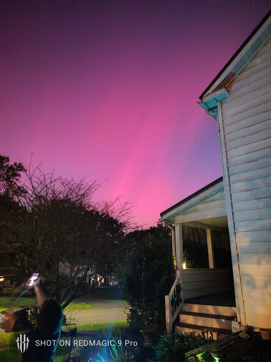 Michal Zalzman M.S. , Ph.D. (@michalzalzman) on Twitter photo The aurora over the skies of Maryland!! The aurora over the skies of Maryland!!