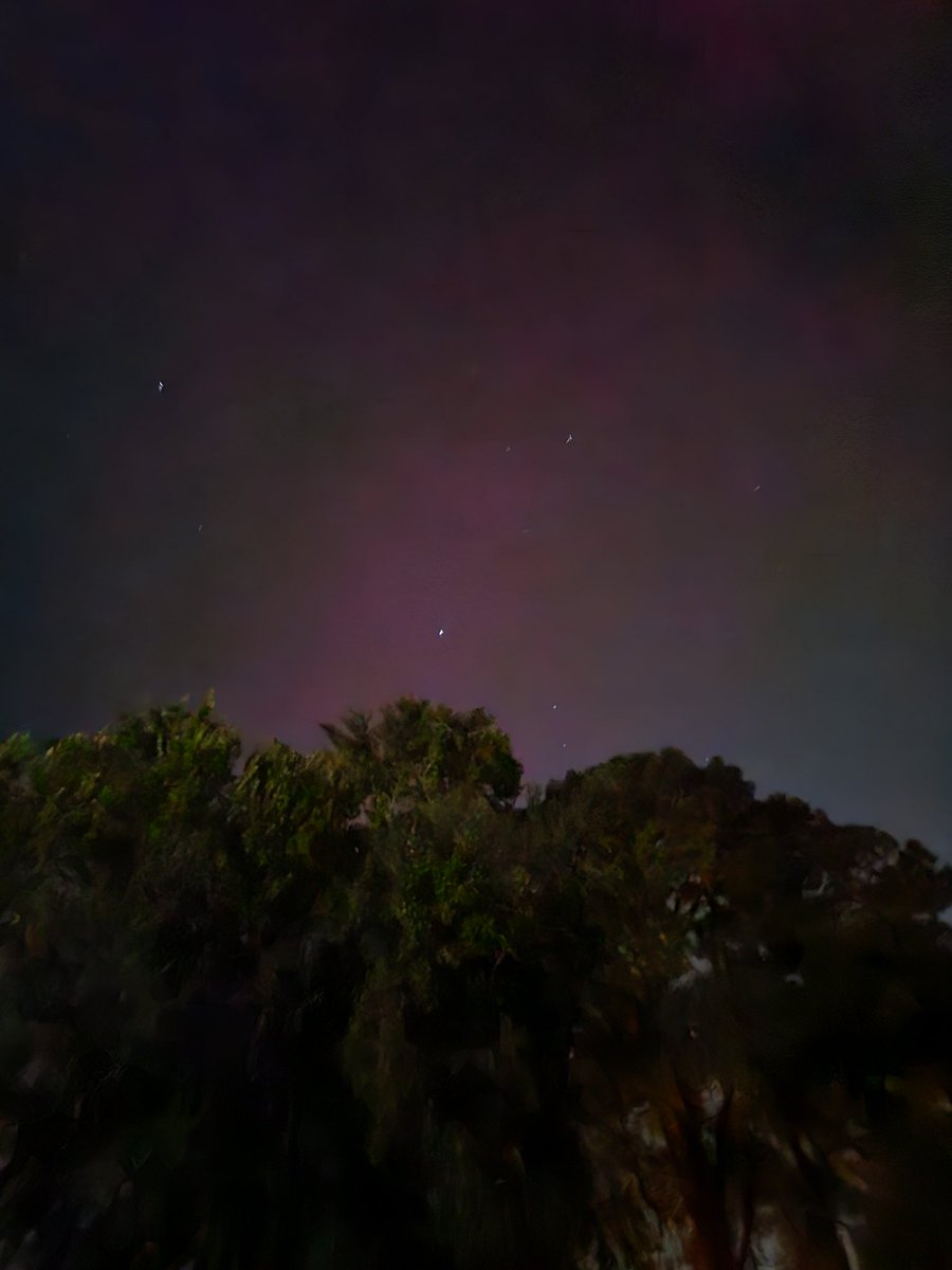 just4jax72's tweet photo. Just watchin' some #Auroraborealis in @AboutChesapeake 
@WAVY_RickyM @_WeatherStove @JeffEdmondsonWX 
@NWSWakefieldVA 
@CharlesPeekWX https://t.co/dwpQlEuRTZ
