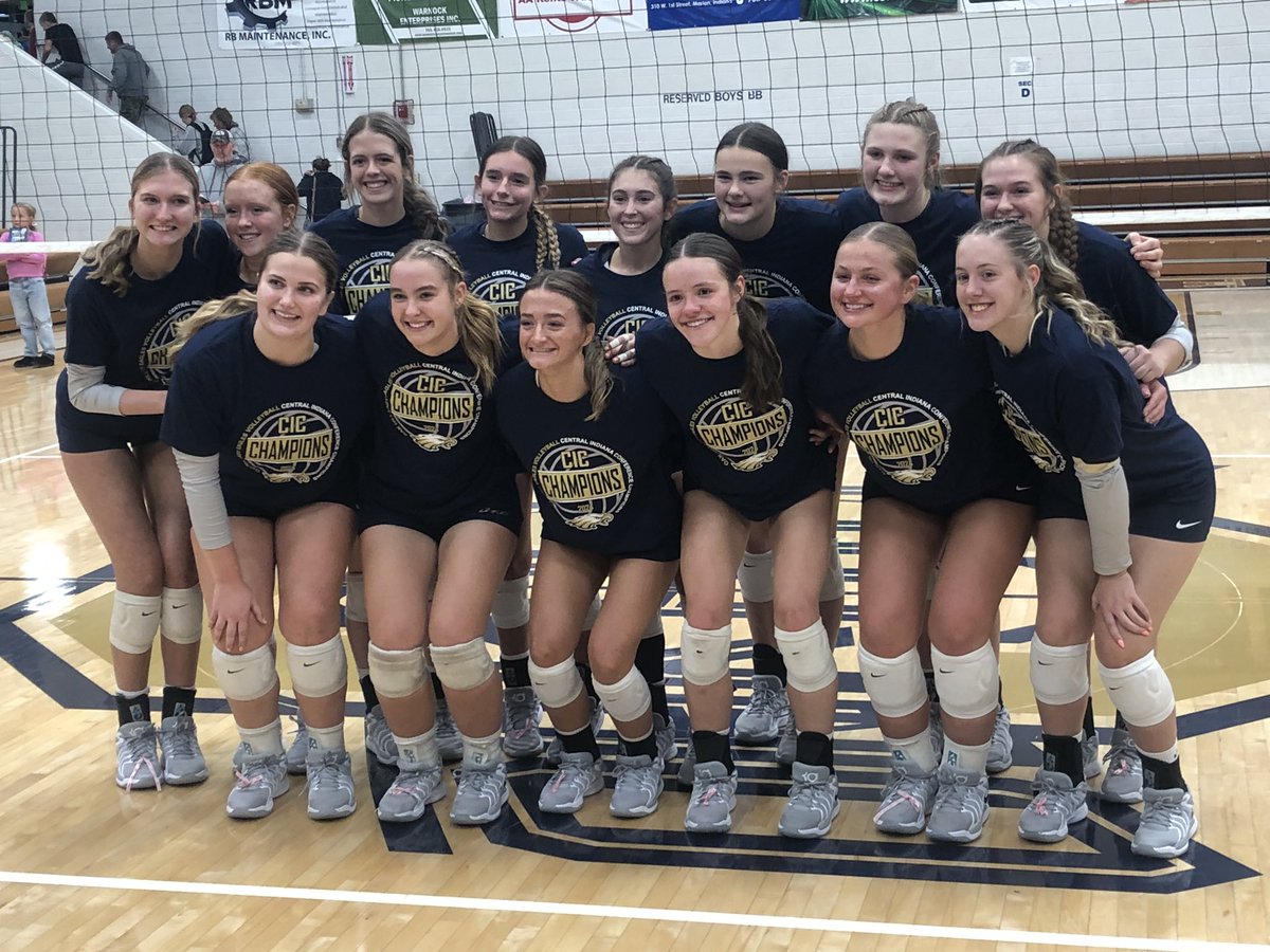 Congrats to <a href="/OakHillAthletic/">Oak Hill Athletics</a> volleyball, CIC champions for first time in school history. Eagles last 🏐 conference title was in 1995 as members of TRC.